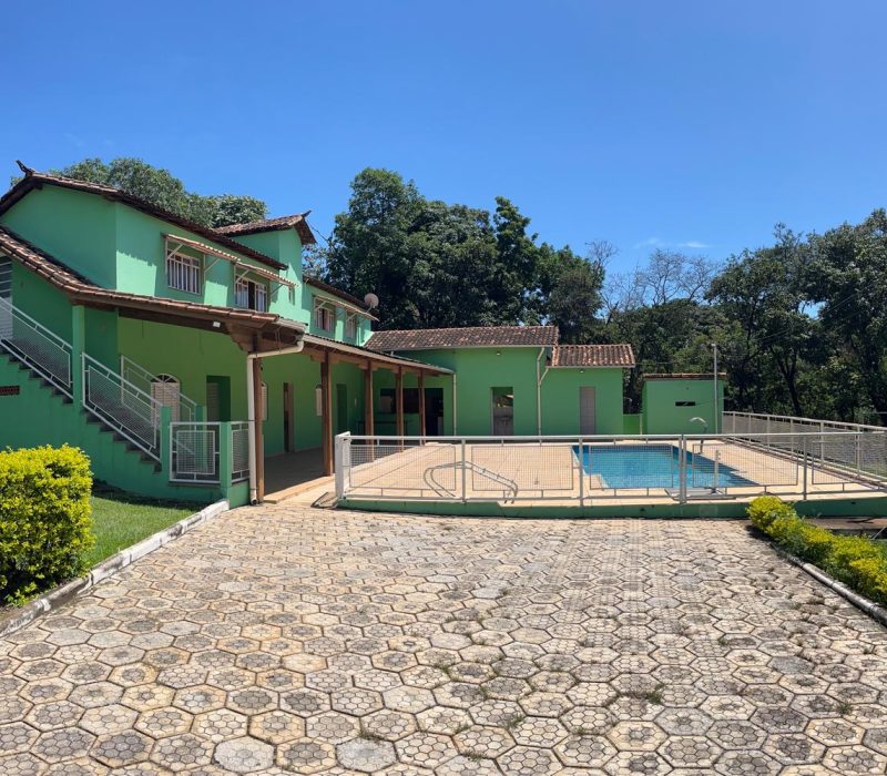 4b357795-27bf-4a97-a42c-31cfb3bf69c1